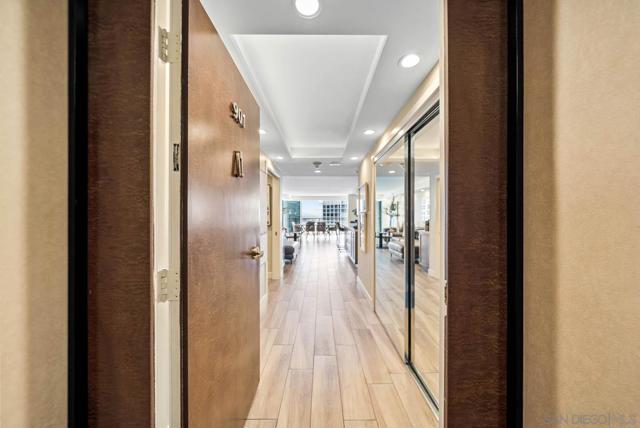 1780 Avenida Del Mundo, Coronado CA: https://media.crmls.org/mediaz/6527f7ae-1d6a-4663-93d4-5eddef84a5f5.jpg