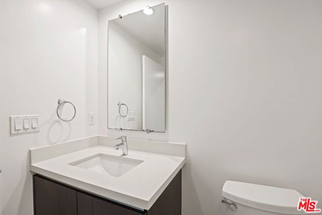 1868 Kelton Avenue, Los Angeles CA: https://media.crmls.org/mediaz/6528cfee-66a0-49f5-baf9-0e1103443cc5.jpg