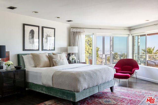 2224 Hercules Drive, Los Angeles CA: https://media.crmls.org/mediaz/65293323-5e8d-4fbb-a3c5-c4fa4c062d10.jpg