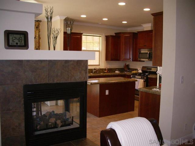 3012 Rosecrans St, San Diego CA: https://media.crmls.org/mediaz/652948c7-18c9-4923-9223-f78379baa752.jpg