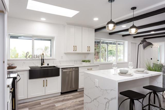 12049 Coping Place, Lakeside CA: https://media.crmls.org/mediaz/65295f29-ad81-4457-8e94-f25ba4034761.jpg