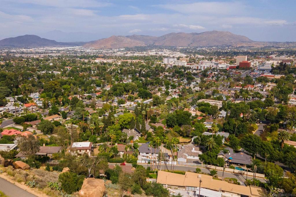 MLS #250027362SD img 43