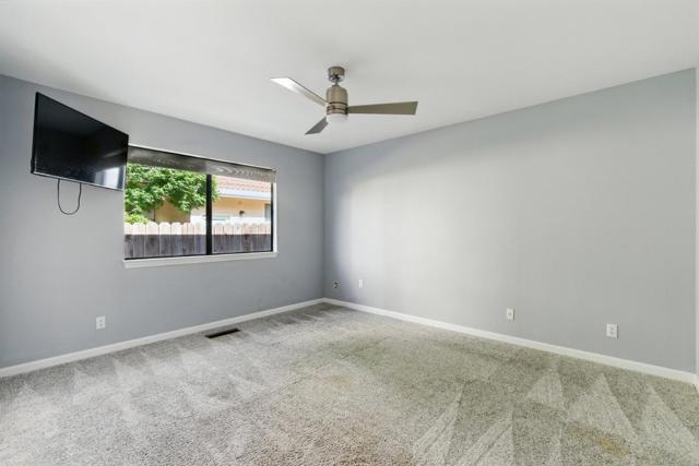 735 Georgetown Place, Gilroy CA: https://media.crmls.org/mediaz/652a0dfc-456a-4d20-a113-dd1ad2dd1e8d.jpg