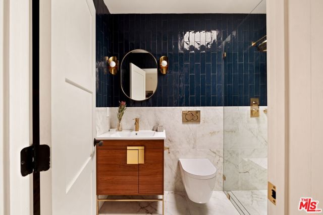 3476 Mandeville Canyon Road, Los Angeles CA: https://media.crmls.org/mediaz/652a7988-fcf3-4d5c-baba-aba4425aef78.jpg