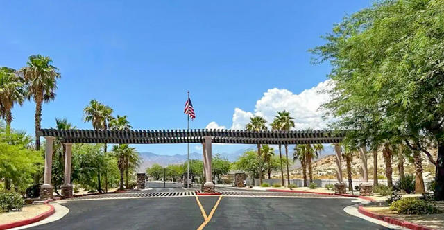 64060 Olympic Mountain Avenue, Desert Hot Springs CA: https://media.crmls.org/mediaz/652ae85b-1124-4e49-bb61-4550eb1d2040.jpg