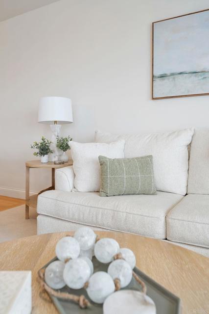 2010 Cambridge Avenue, Cardiff by the Sea CA: https://media.crmls.org/mediaz/652b0745-03c5-479a-bf5a-ab915ff9cb47.jpg