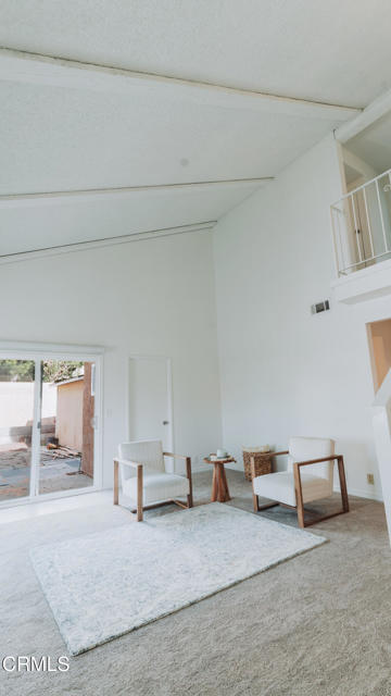 1020 Dunes Street, Oxnard CA: https://media.crmls.org/mediaz/652bb42e-d154-4619-9775-4ddd9973c352.jpg