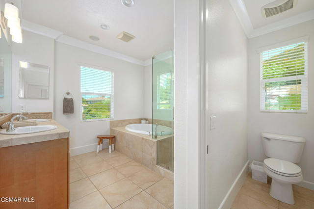 650 Astera Court, Newbury Park CA: https://media.crmls.org/mediaz/652cccea-a749-49d5-89cf-55ce51c585fe.jpg