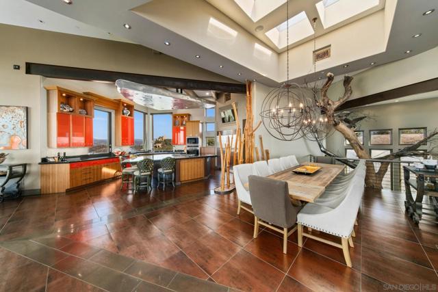 19210 Highland Hills Dr, Ramona CA: https://media.crmls.org/mediaz/652de4c1-86b5-4db4-911d-ff1ae09637f7.jpg