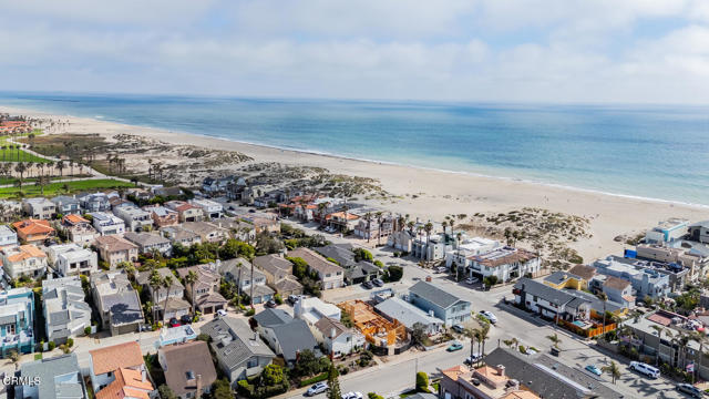 5040 Island View Street, Oxnard CA: https://media.crmls.org/mediaz/652deb3e-44f1-4976-a534-52127db33b72.jpg