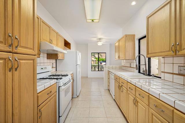 Image 23 of 59 For 51770 Eisenhower Drive