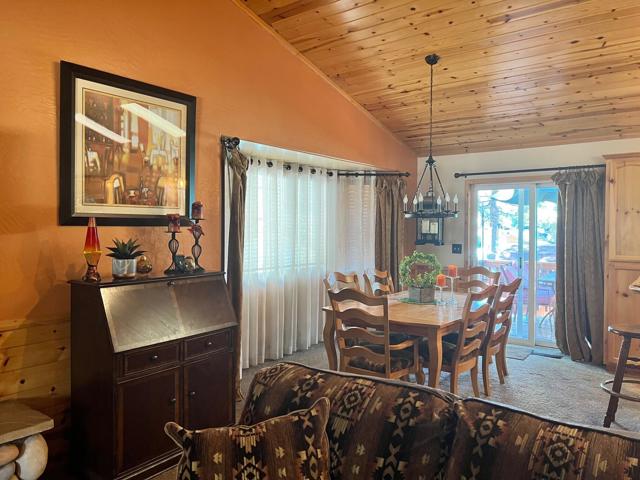 525 Angeles Boulevard, Big Bear CA: https://media.crmls.org/mediaz/652ef796-5391-41c7-ac8f-a58686589224.jpg