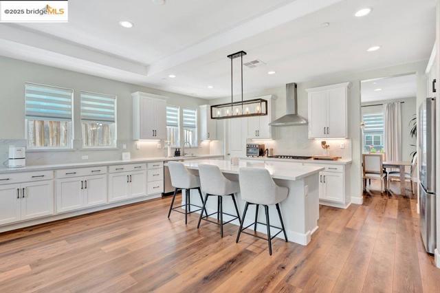 304 Adora Ln, Oakley CA: https://media.crmls.org/mediaz/652f25ee-06d2-4ee4-b2d6-43911b23ea06.jpg