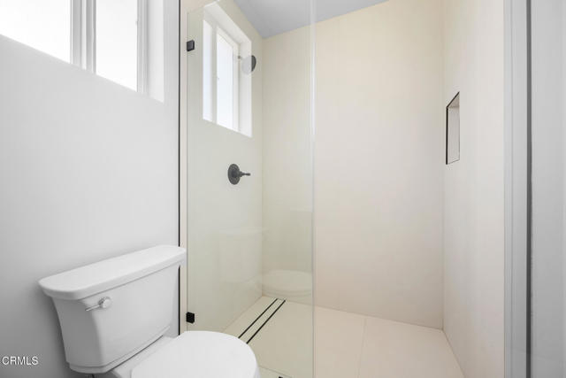Detail Gallery Image 18 of 26 For 12323 Foxcroft Pl, Granada Hills,  CA 91344 - 3 Beds | 2/1 Baths