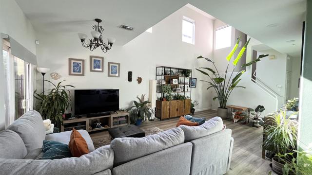 Detail Gallery Image 24 of 52 For 9300 Burnet Ave #111,  North Hills,  CA 91343 - 3 Beds | 2/1 Baths