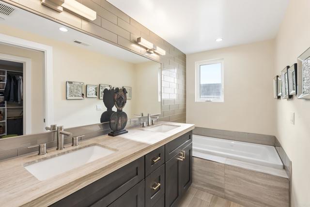 Detail Gallery Image 10 of 20 For 2319 Cambridge, Cardiff By The Sea,  CA 92007 - 3 Beds | 3/1 Baths