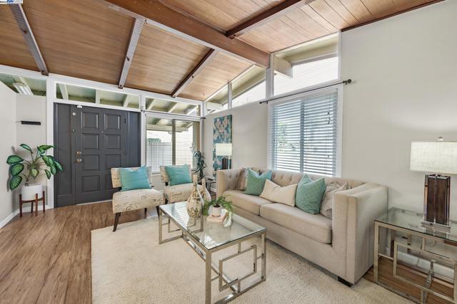 Image 5 of 52 For 2038 Boca Raton St