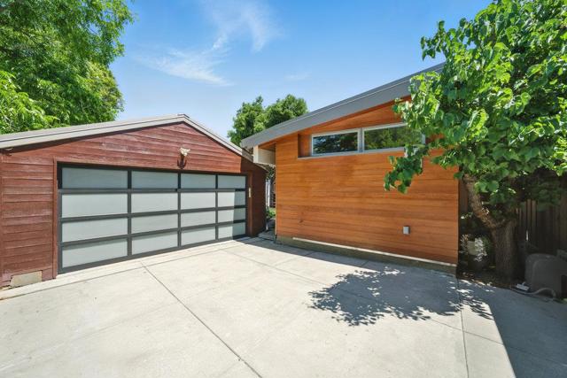 502 Palm Avenue, Los Altos CA: https://media.crmls.org/mediaz/65311c34-8dc8-4bb1-b19a-41a190aba298.jpg