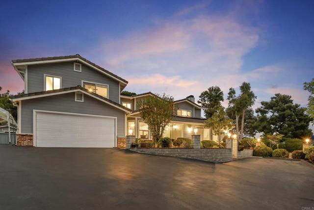 11984 Paseo Fuerte, El Cajon CA: https://media.crmls.org/mediaz/6531a26f-aa22-4d0a-ba65-a981ef0ba32d.jpg
