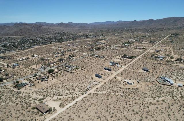 6655 Saddleback Road, Joshua Tree CA: https://media.crmls.org/mediaz/6531e86a-ac43-4afd-968e-6a4bb55c9a24.jpg