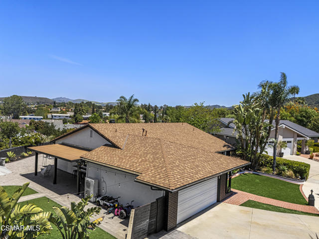 915 W Marcello Avenue, Thousand Oaks CA: https://media.crmls.org/mediaz/653216d3-0a2e-44d0-8981-673e6ec80646.jpg