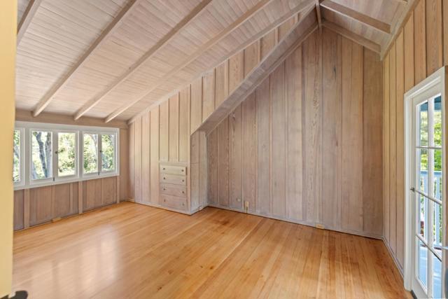 18 Upper Circle, Carmel Valley CA: https://media.crmls.org/mediaz/65324f01-37f7-47ce-b491-f64a2d77fdc7.jpg