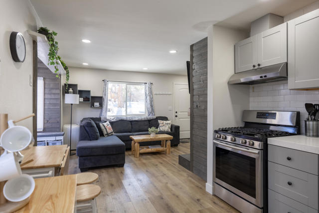 40110 Highland Road, Big Bear CA: https://media.crmls.org/mediaz/6532646d-4b58-4049-860e-951b34b6aff2.jpg