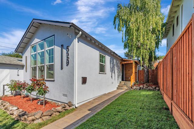 529 Hobart Avenue, San Mateo CA: https://media.crmls.org/mediaz/65328945-7521-43a3-b2a2-23710ea42c90.jpg