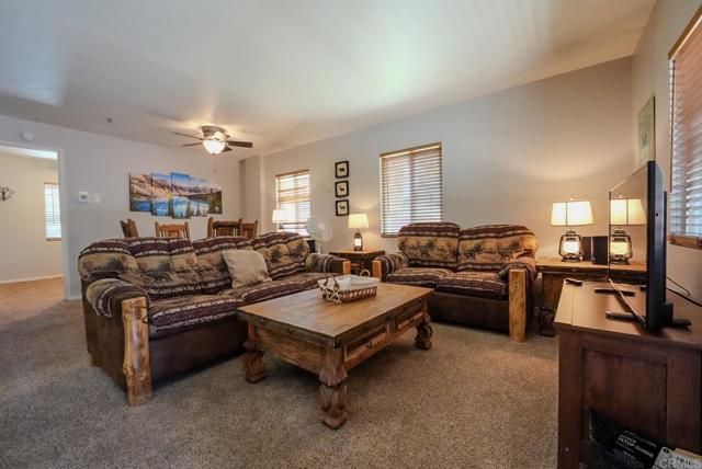 39414 Ruby Lane, Big Bear Lake CA: https://media.crmls.org/mediaz/65337fff-03f0-4672-b1ca-e25653df0929.jpg