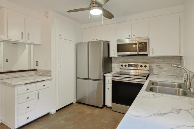 Detail Gallery Image 10 of 44 For 1222 River Glen Rw #65,  San Diego,  CA 92111 - 2 Beds | 1 Baths