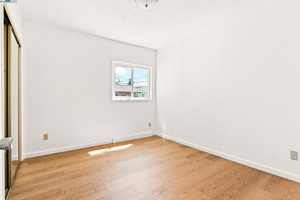 https://media.crmls.org/mediaz/6533d870-44d1-498c-b46a-7fbc50979664.jpg?preset=X-Large