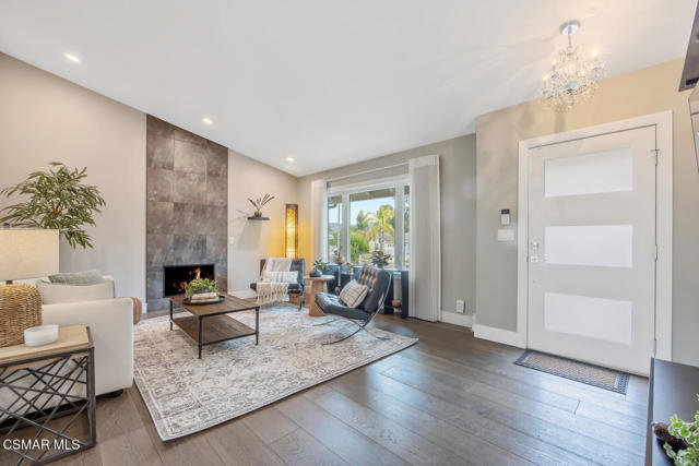 464 W Avenida De Las Flores, Thousand Oaks CA: https://media.crmls.org/mediaz/653409e6-6272-4927-9767-335b656cdd5f.jpg