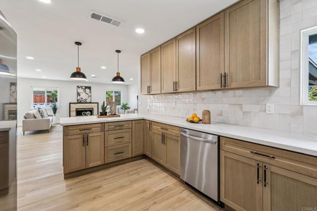 Detail Gallery Image 17 of 72 For 16799 Acena Dr, San Diego,  CA 92128 - 3 Beds | 2 Baths