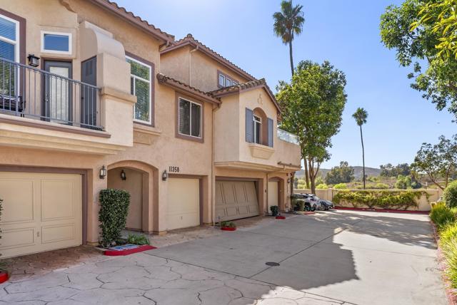 11358 Via Rancho San Diego Unit G, El Cajon CA: https://media.crmls.org/mediaz/65346fd9-eccd-480b-916e-2a2e5352e30a.jpg
