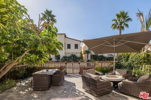 58 10th Court, Hermosa Beach, California 90254, ,Residential Income,Sold,10th,23321167