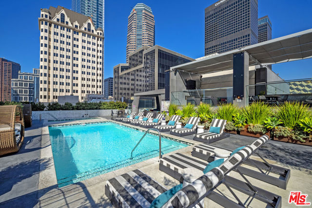 727 W 7th Street, Los Angeles CA: https://media.crmls.org/mediaz/653563d2-9887-49a2-91c2-0e4019bc66bd.jpg
