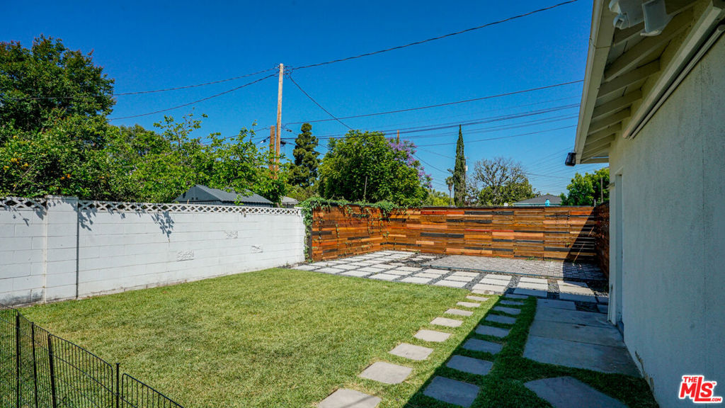 https://media.crmls.org/mediaz/65363bcb-8165-41c7-a723-88fd3fc5442a.jpg?preset=X-Large
