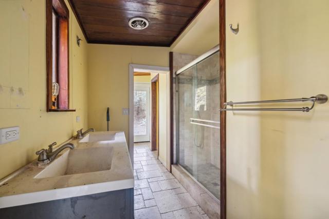 24140 Schulties Road, Los Gatos CA: https://media.crmls.org/mediaz/653657c0-f075-463d-873a-6a8139684669.jpg