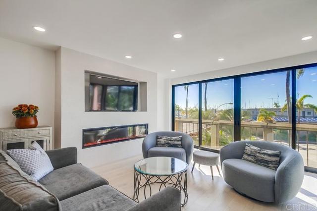 Detail Gallery Image 2 of 50 For 1150 Anchorage Ln #201,  San Diego,  CA 92106 - 2 Beds | 2 Baths
