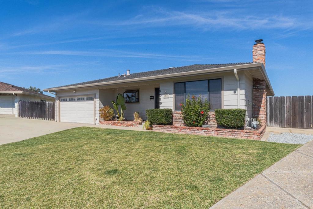 1519 Los Altos Way