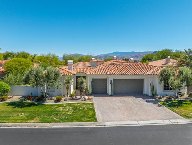 306 Loch Lomond Road, Rancho Mirage CA: https://media.crmls.org/mediaz/6536e024-3f7d-47ea-938a-f19d90e082c4.jpg