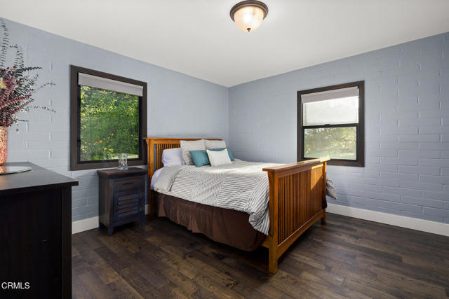 1052 New York Drive, Altadena CA: https://media.crmls.org/mediaz/65374cb2-d5f4-433d-973c-58b9cc17fe0d.jpg
