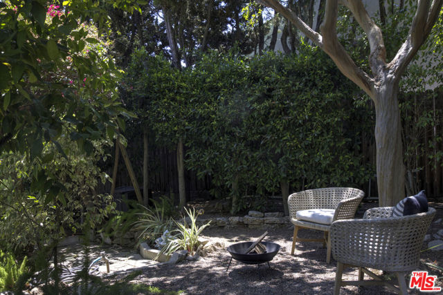 2961 Effie Street, Los Angeles CA: https://media.crmls.org/mediaz/65385651-b328-4ff9-ade4-4bc7e47cc318.jpg