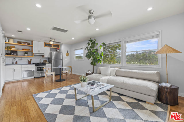 4650 Canoga Avenue, Woodland Hills CA: https://media.crmls.org/mediaz/6538fb0d-d36e-49e8-bafc-9888e7499a3f.jpg