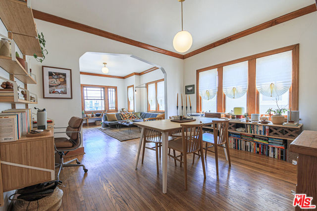 132 N Avenue 57, Los Angeles CA: https://media.crmls.org/mediaz/65396f59-1c14-4520-ade3-cd951c28ff68.jpg