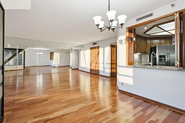 230 W Laurel Street, San Diego CA: https://media.crmls.org/mediaz/6539b973-3e2a-48f2-9958-97648cff43fa.jpg