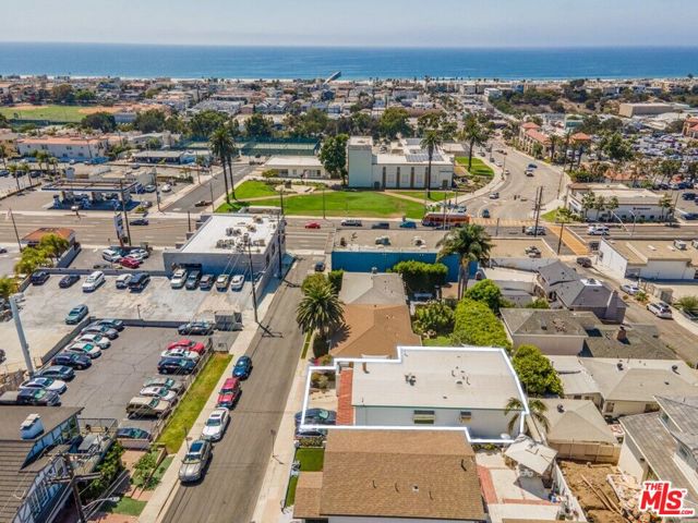 831 13th Street, Hermosa Beach, California 90254, ,Residential Income,Sold,13th,22194461