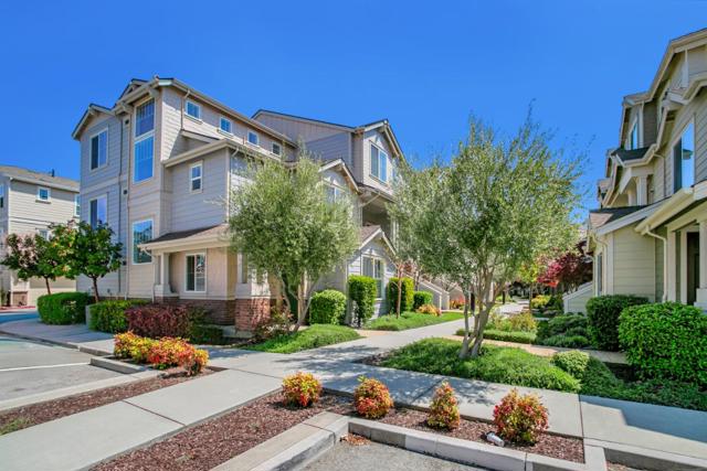 18547 Poppy Jasper Lane, Morgan Hill CA: https://media.crmls.org/mediaz/653a26fe-a32d-43ff-9dde-a035504f0a8d.jpg