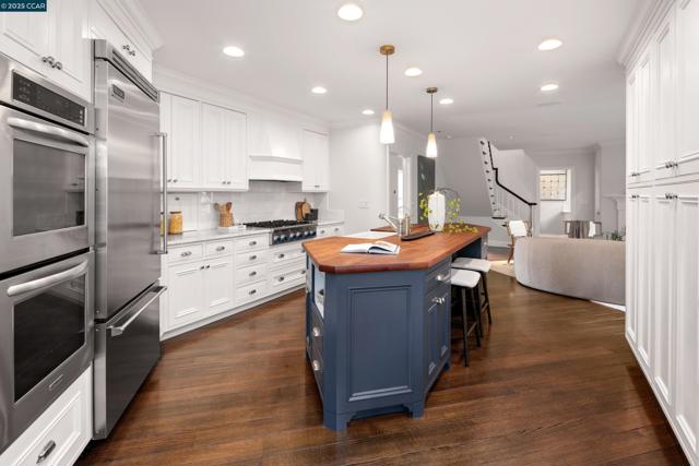 9 El Sueno, Orinda CA: https://media.crmls.org/mediaz/653a344b-cf51-43de-b539-caa75e1f807b.jpg