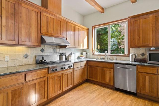 23185 Old Santa Cruz Highway, Los Gatos CA: https://media.crmls.org/mediaz/653bb694-1317-411d-a7d3-42b3bd64e88a.jpg